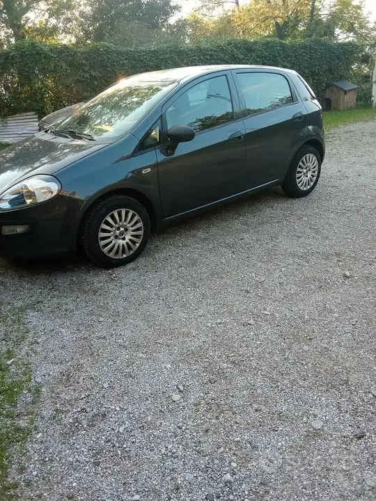 Fiat Punto Evo 2010 photo 2