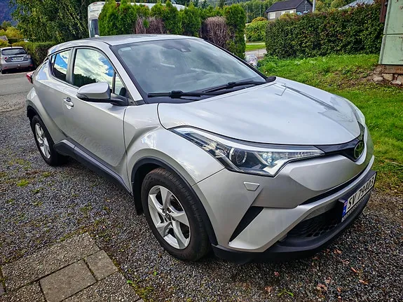 Toyota C-Hr 2017 photo 3