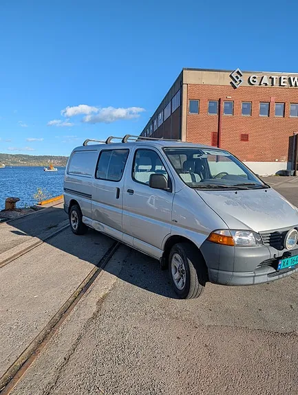 Toyota Hiace 2003 photo 2