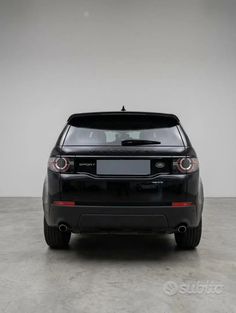 Land Rover Discovery Sport 2016 photo 2