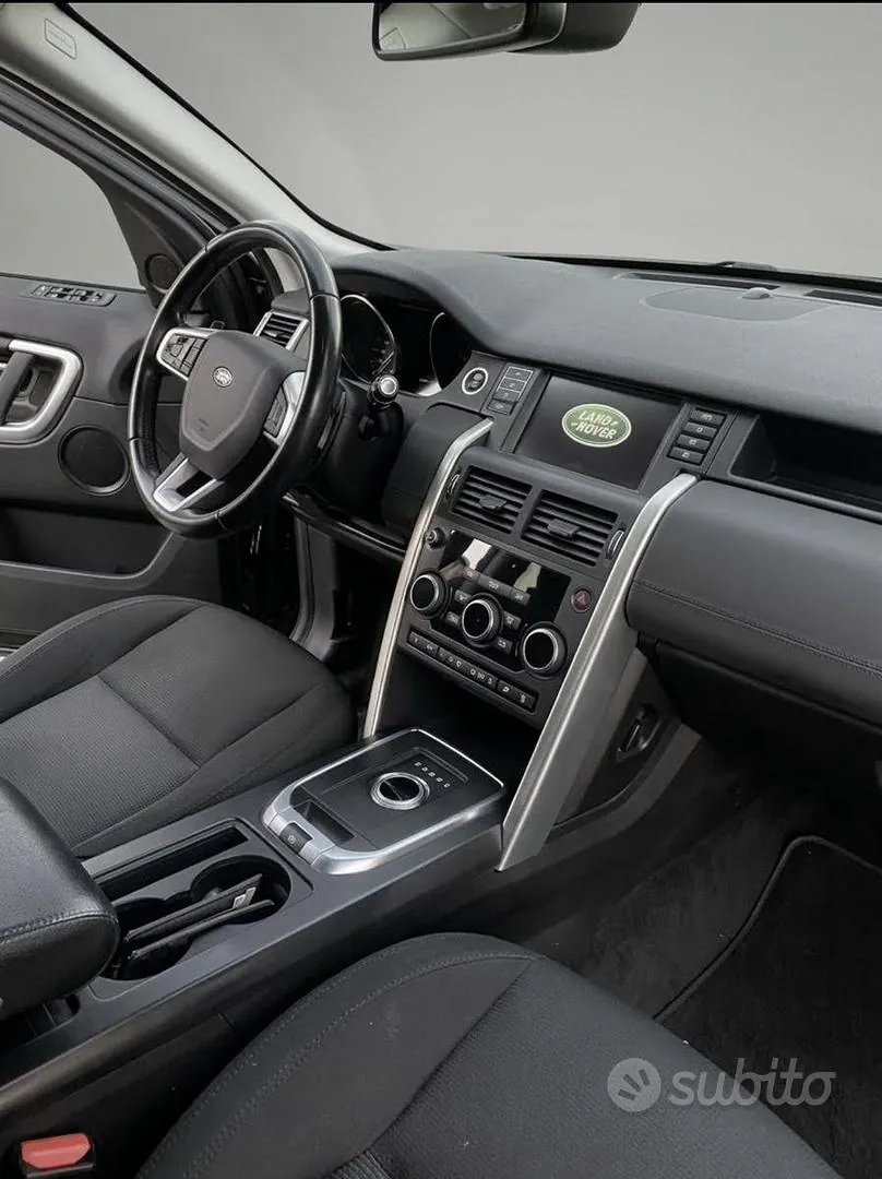 Land Rover Discovery Sport 2016 photo 5