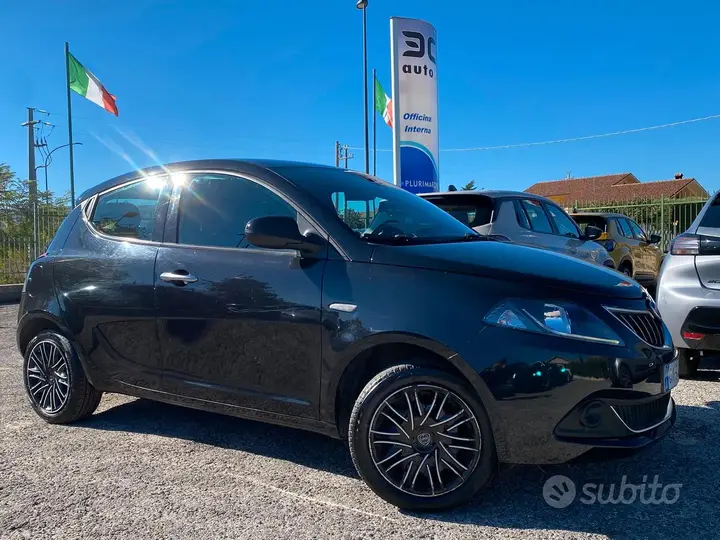 Lancia Ypsilon