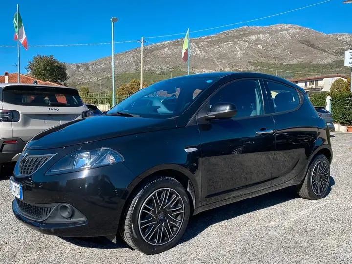 Lancia Ypsilon 2022 photo 3