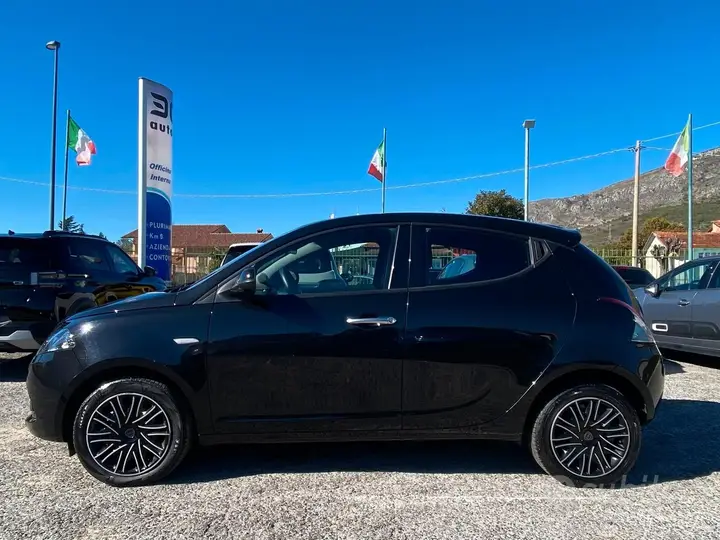 Lancia Ypsilon 2022 photo 4