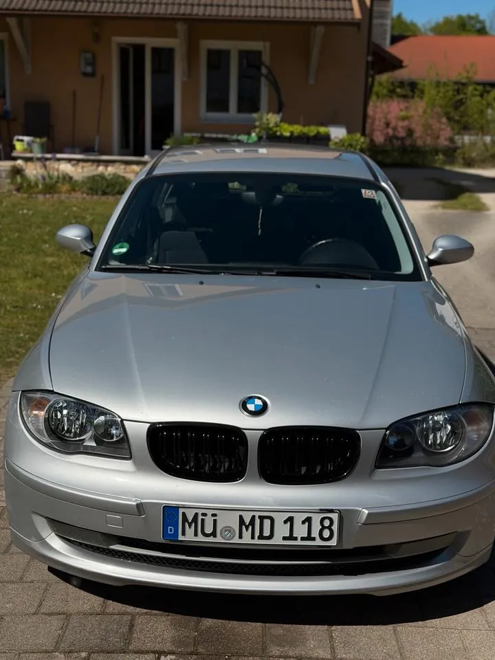 BMW 118I E87