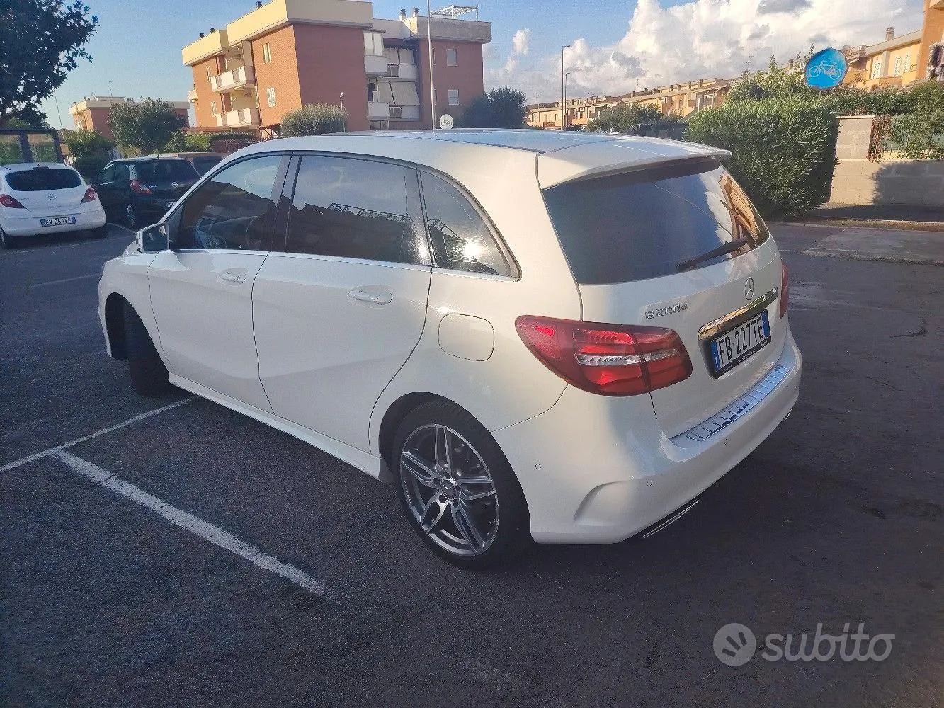 Mercedes-Benz B-Class 2015 photo 4