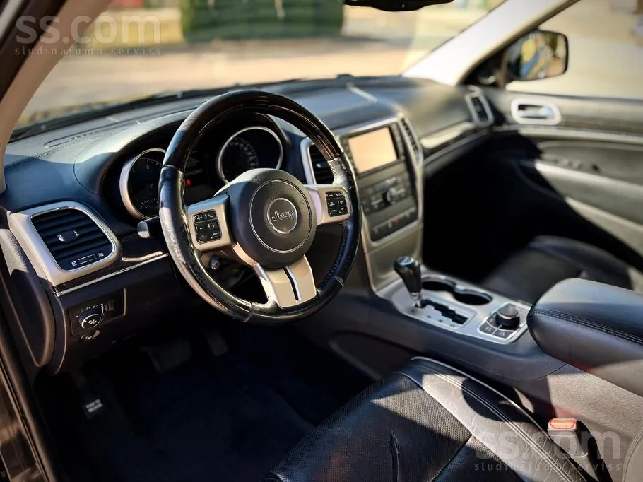 Jeep Grand Cherokee 2012 photo 4