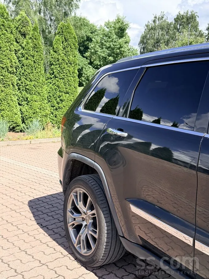 Jeep Grand Cherokee 2012 photo 2