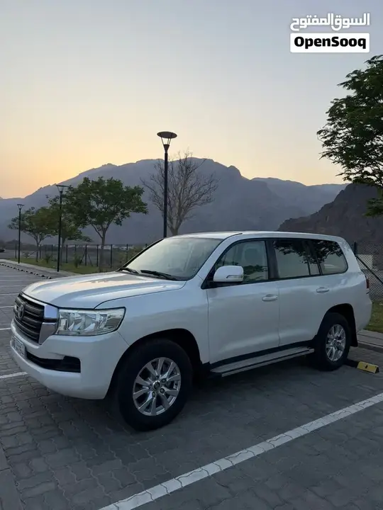 Toyota Land Cruiser 2019 photo 2