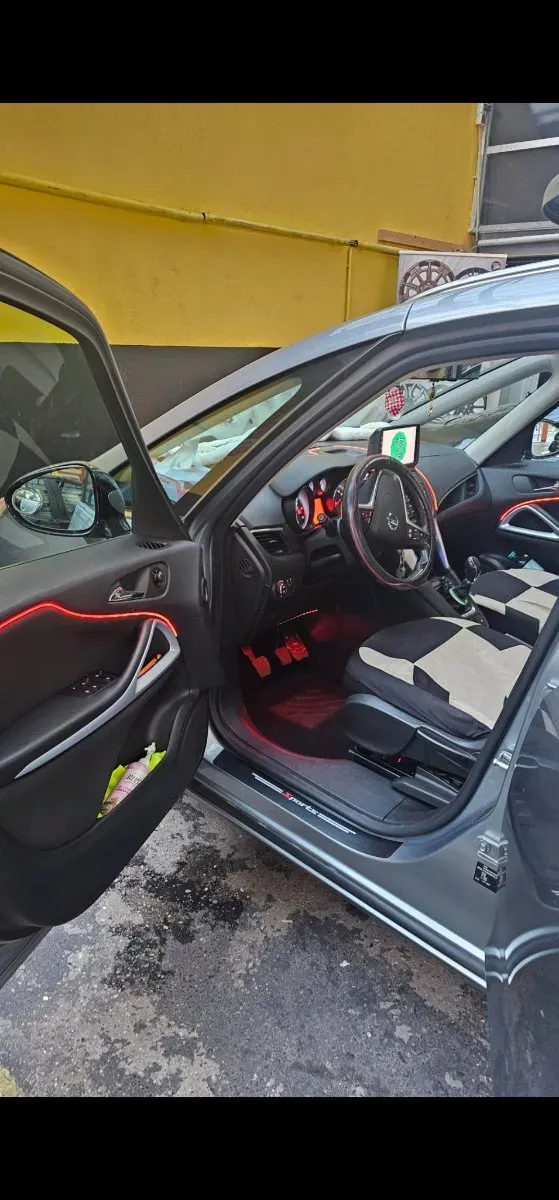 Opel Zafira 2012 photo 3