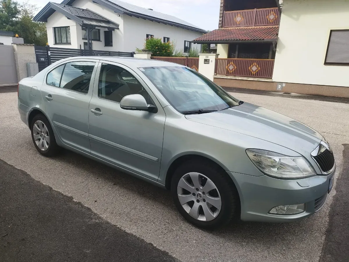 Skoda Octavia 2013 photo 2