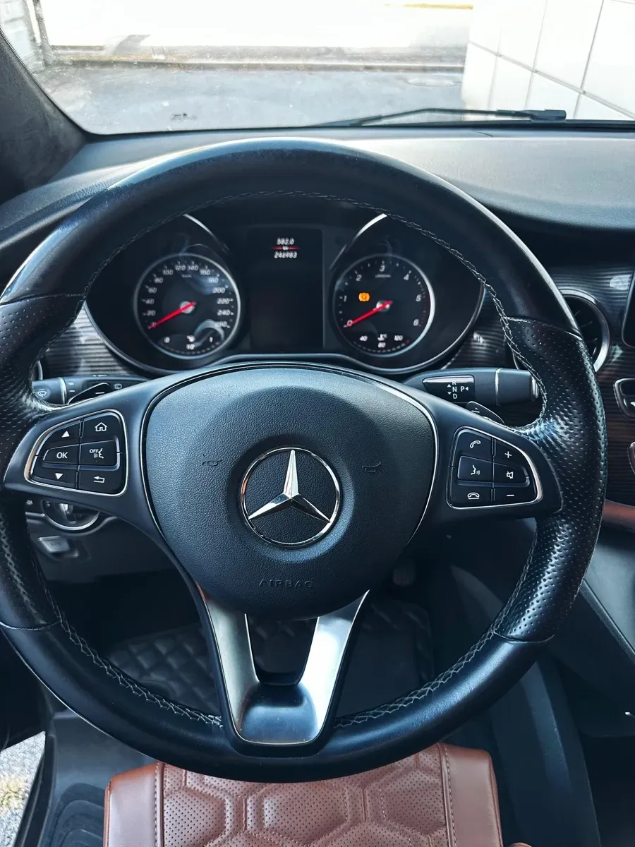 Mercedes-Benz Vklasse 2023 photo 3
