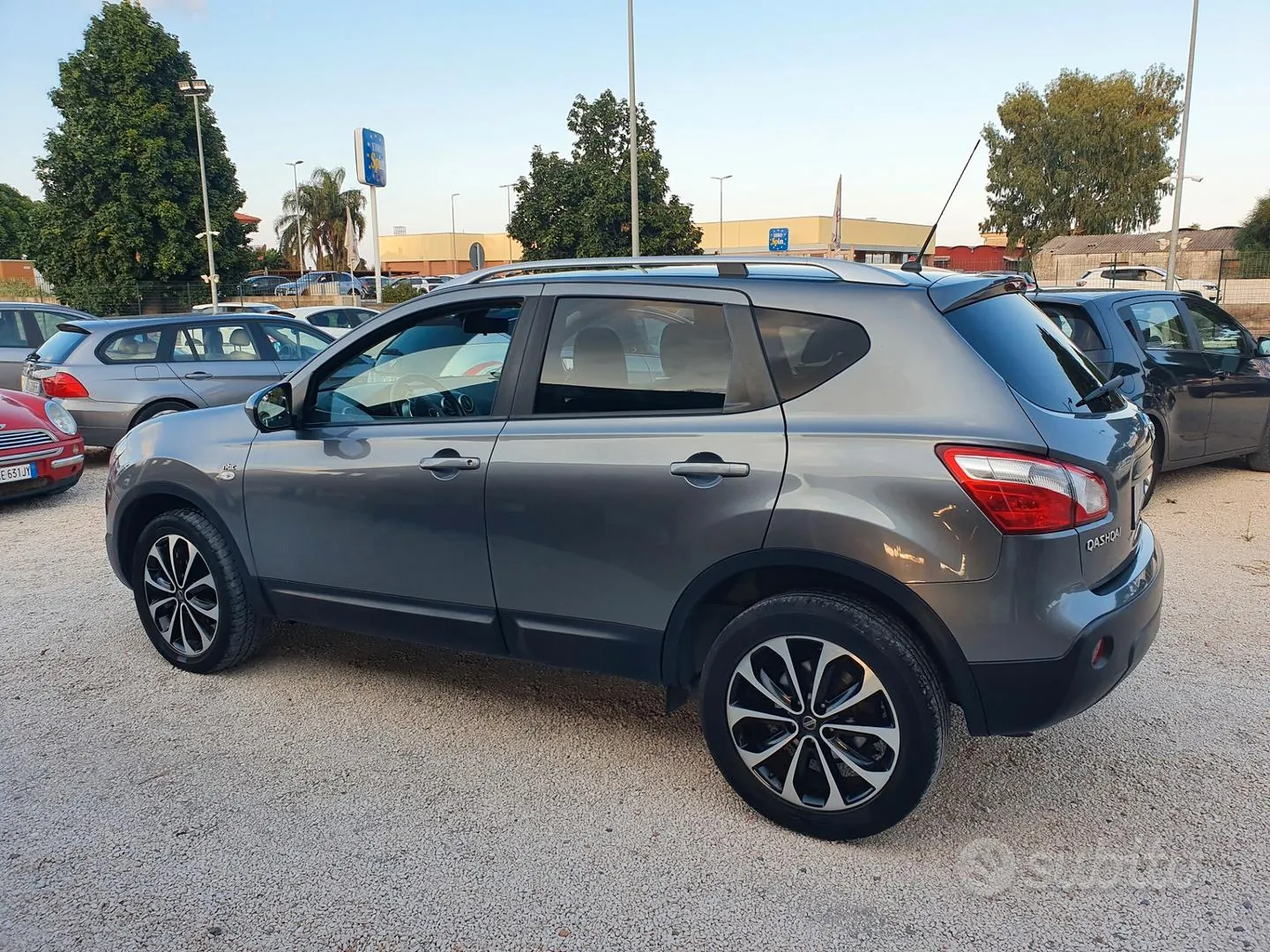 Nissan Qashqai 2012 photo 5