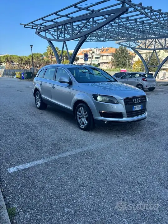 Audi Q7 2009 photo 2