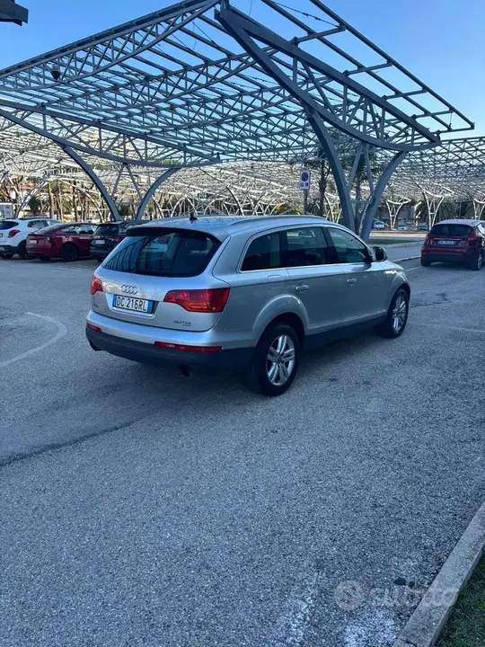 Audi Q7 2009 photo 3