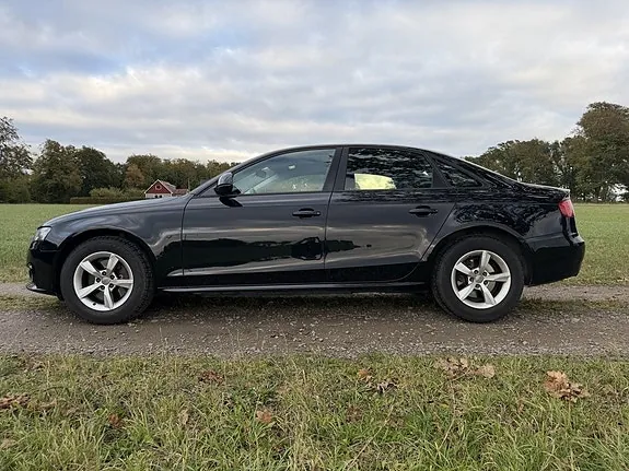 Audi A4 2009 photo 4