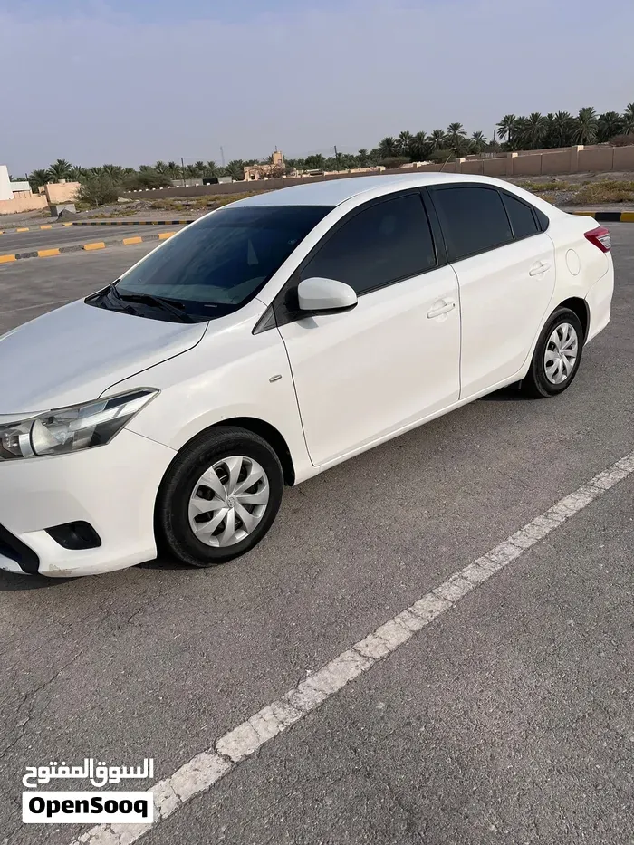 Toyota Yaris 2014 photo 3