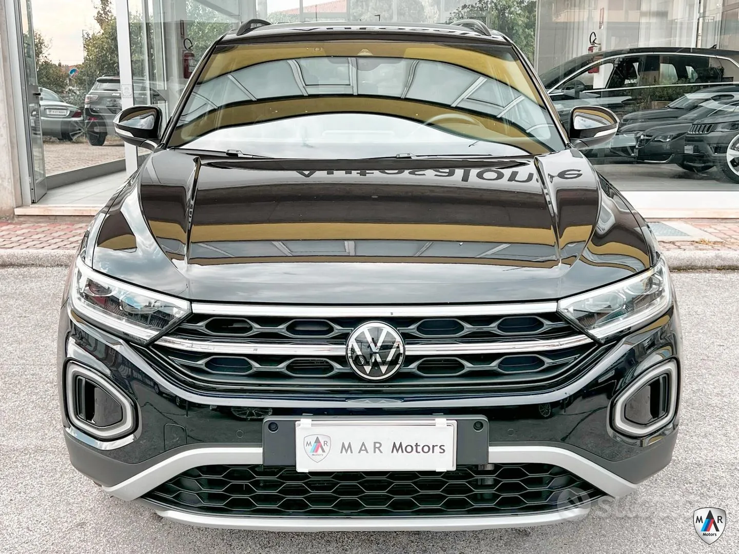Volkswagen T-Roc 2023 photo 2