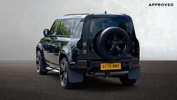 Land Rover Defender 110 2025 photo 2
