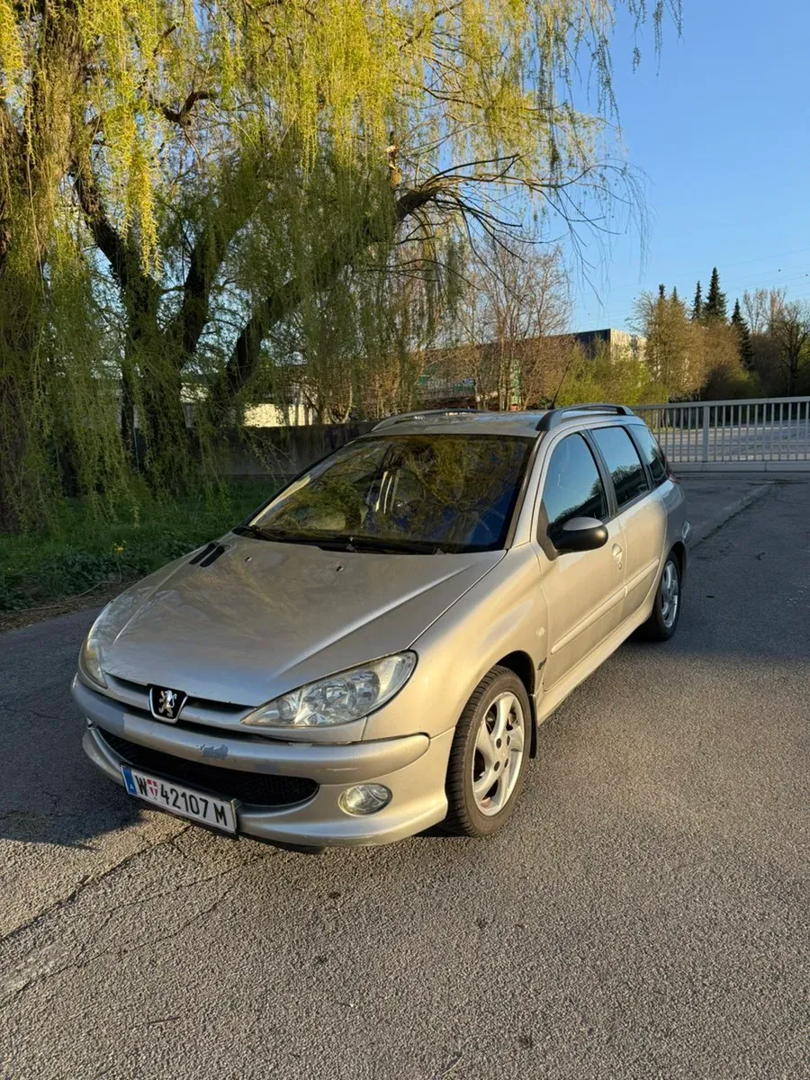 Peugeot 206 2004 photo 2