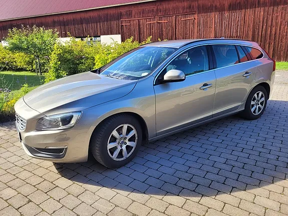 Volvo V60 2014 photo 2