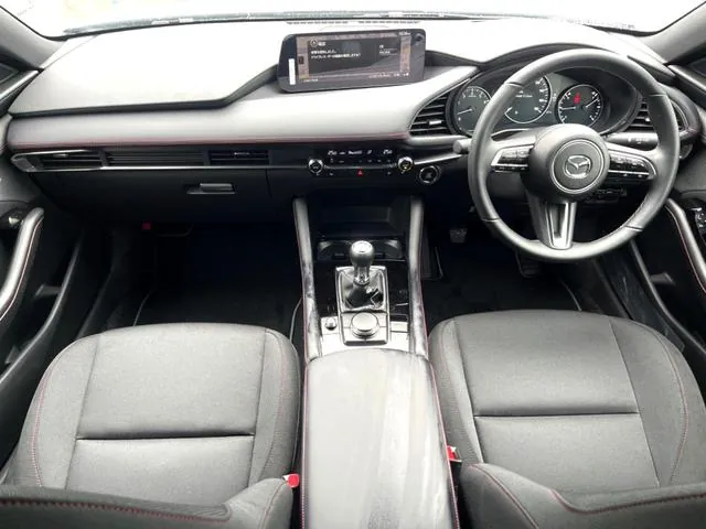Mazda Mazda3 Fastback 2025 photo 2