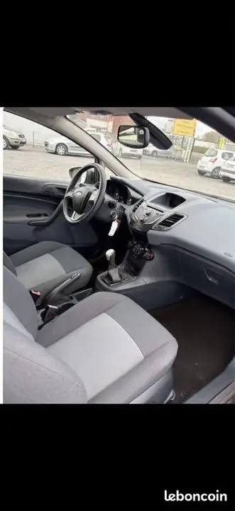 Ford Fiesta 2009 photo 2