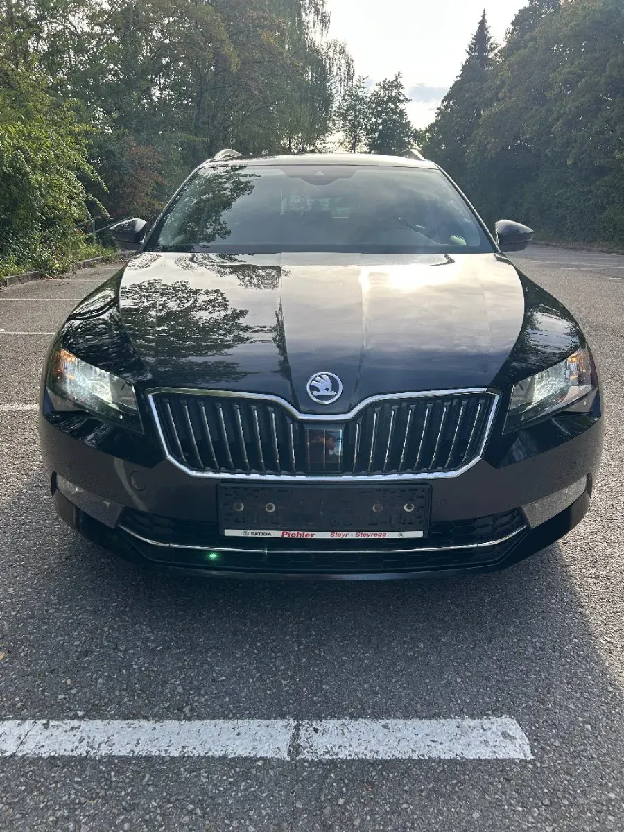 Skoda Superb 2018 photo 2