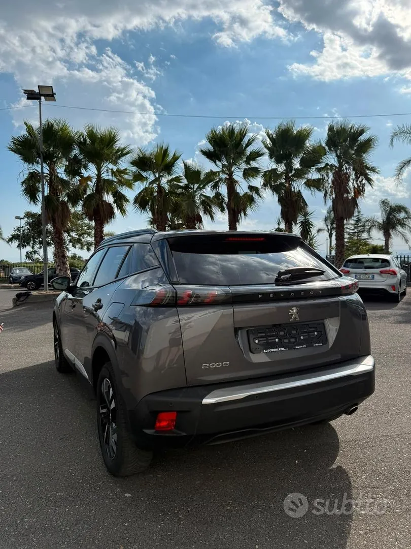 Peugeot 2008 2023 photo 2