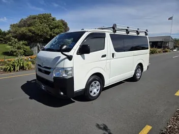 Toyota Hiace 2023 photo 4