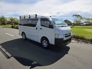 Toyota Hiace 2023 photo 2