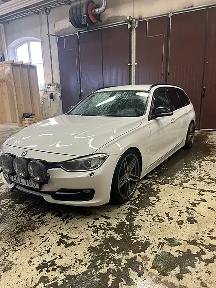 BMW 320D 2013 photo 2