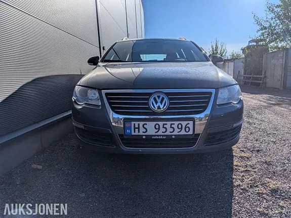 Volkswagen Passat 2009 photo 2