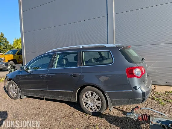 Volkswagen Passat 2009 photo 4