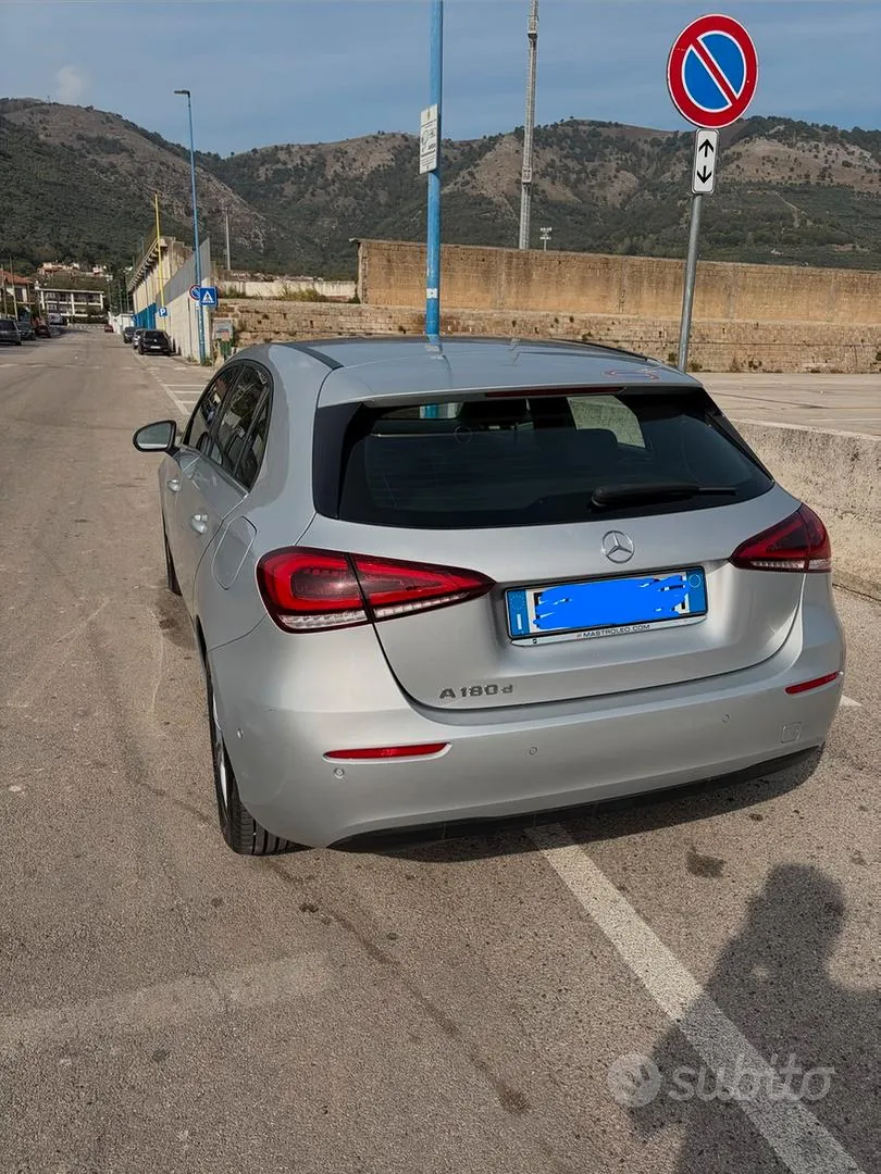 Mercedes-Benz A 180 2019 photo 2