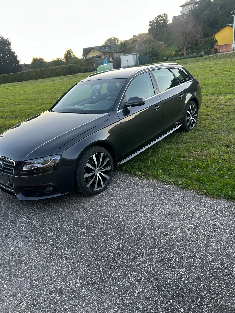 Audi A4 2011 photo 3