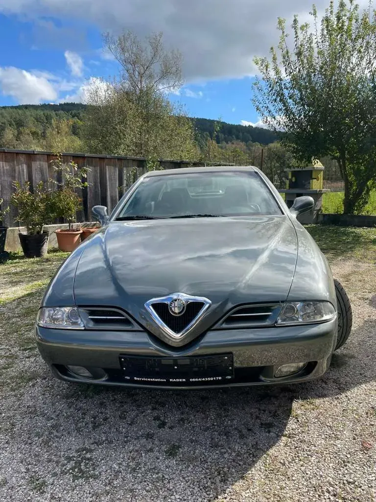 Alfa Romeo 166