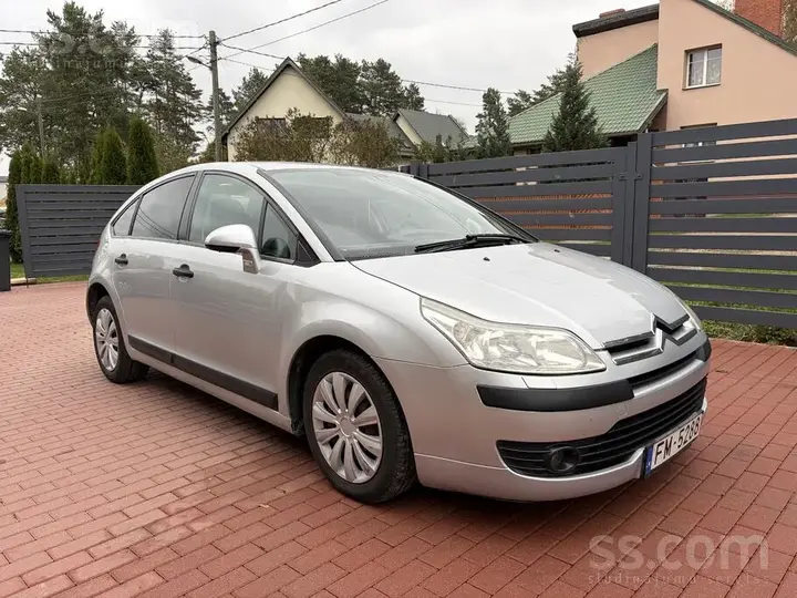 Citroen C4 2005 photo 2