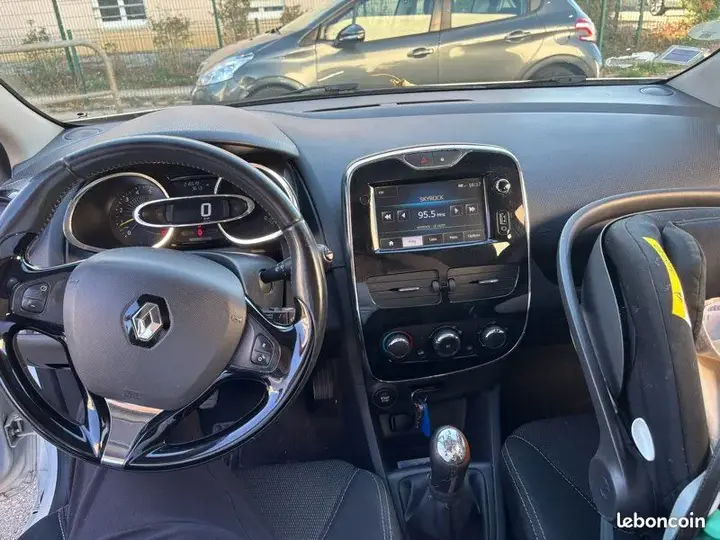 Renault Clio 2013 photo 3