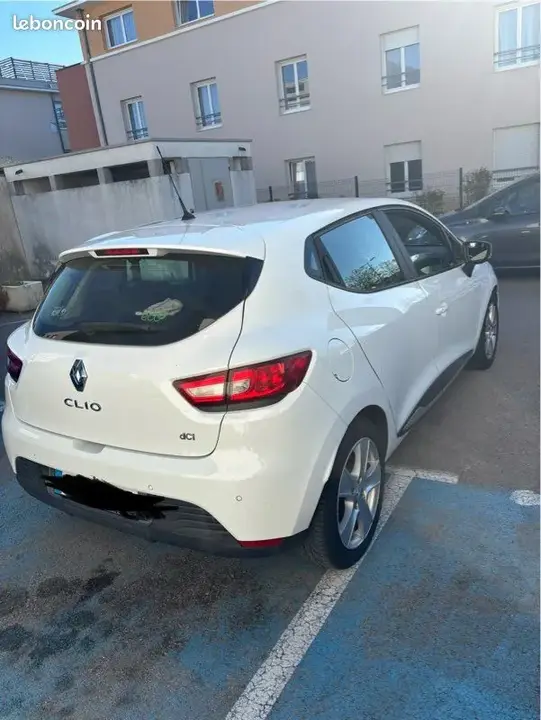 Renault Clio 2013 photo 2