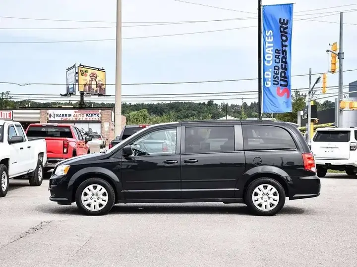 Dodge Grand Caravan 2017 photo 2