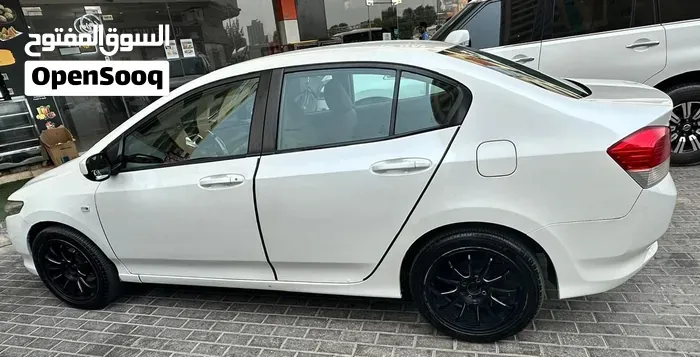Honda City 2010 photo 4
