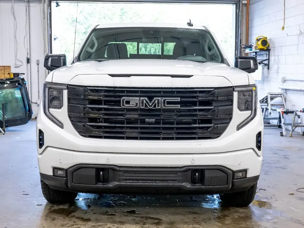 GMC Sierra 1500 2026 photo 2