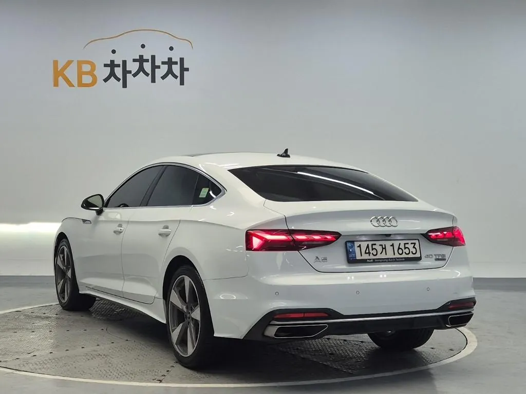 Audi A5 2021 photo 2