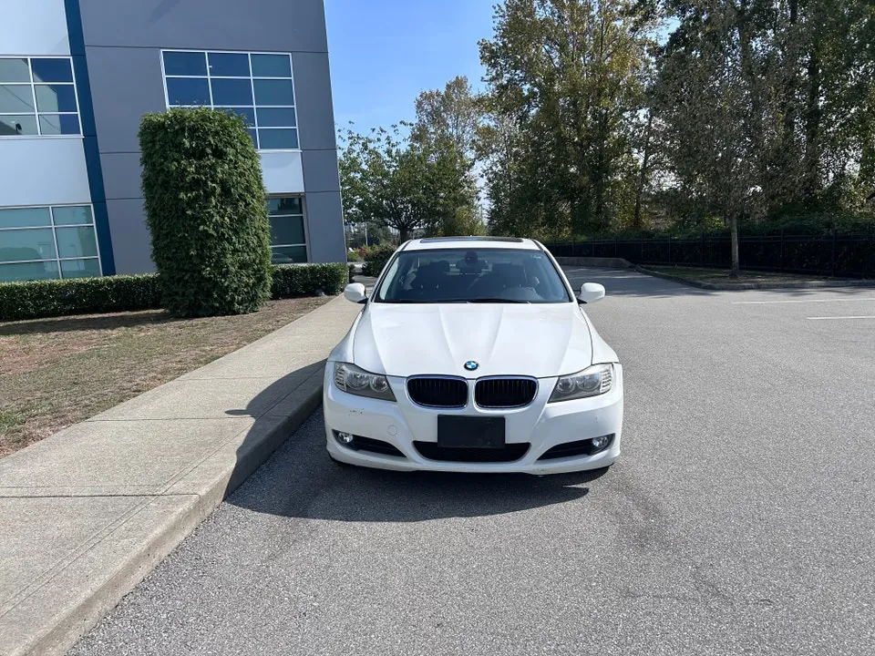 BMW 323I 2011 photo 5