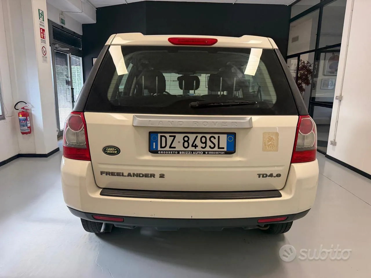 Land Rover Freelander 2010 photo 5