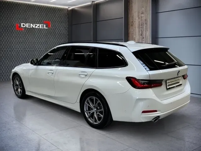 BMW 3 Series 2024 photo 3