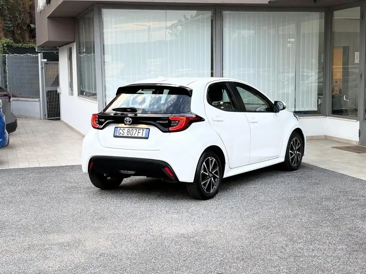 Toyota Yaris 2023 photo 5
