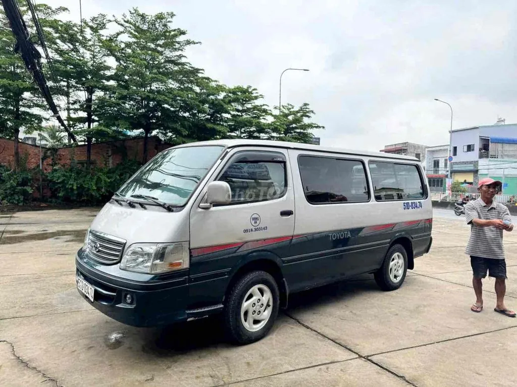Toyota Hiace 2001 photo 2