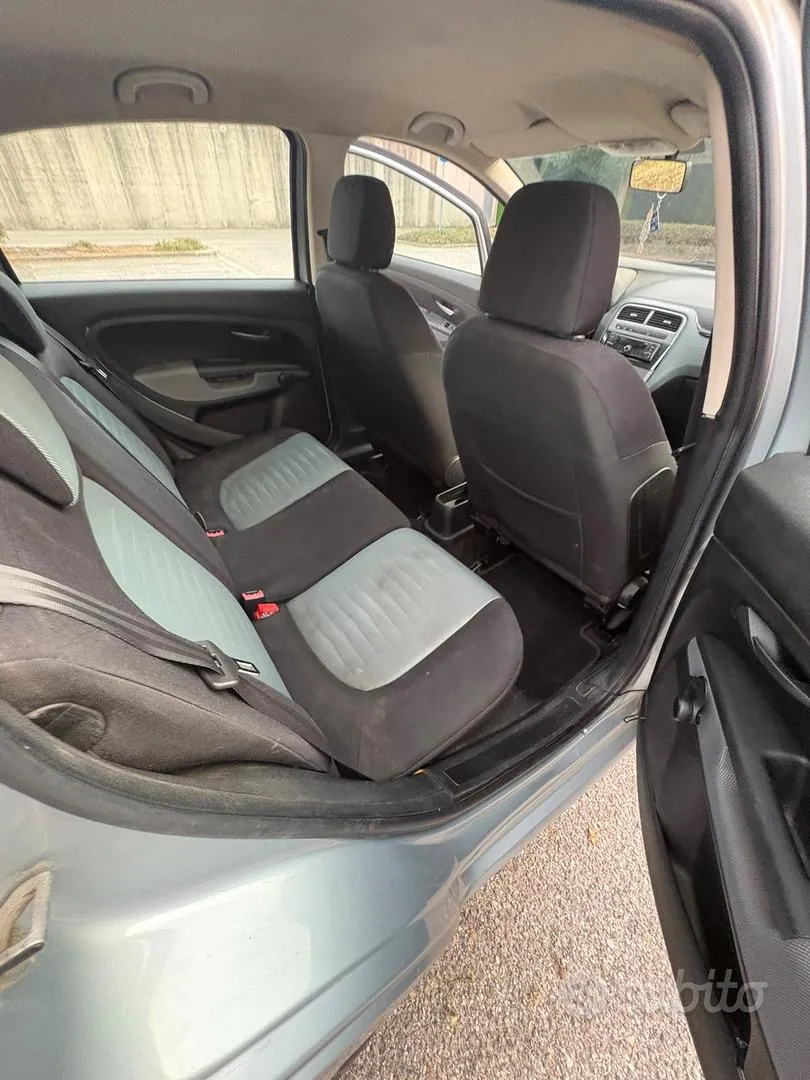 Fiat Grande Punto 2009 photo 4